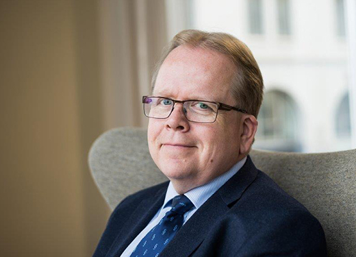 Valokuva oikeusministeriön kansliapäällikkö Pekka Timosesta.