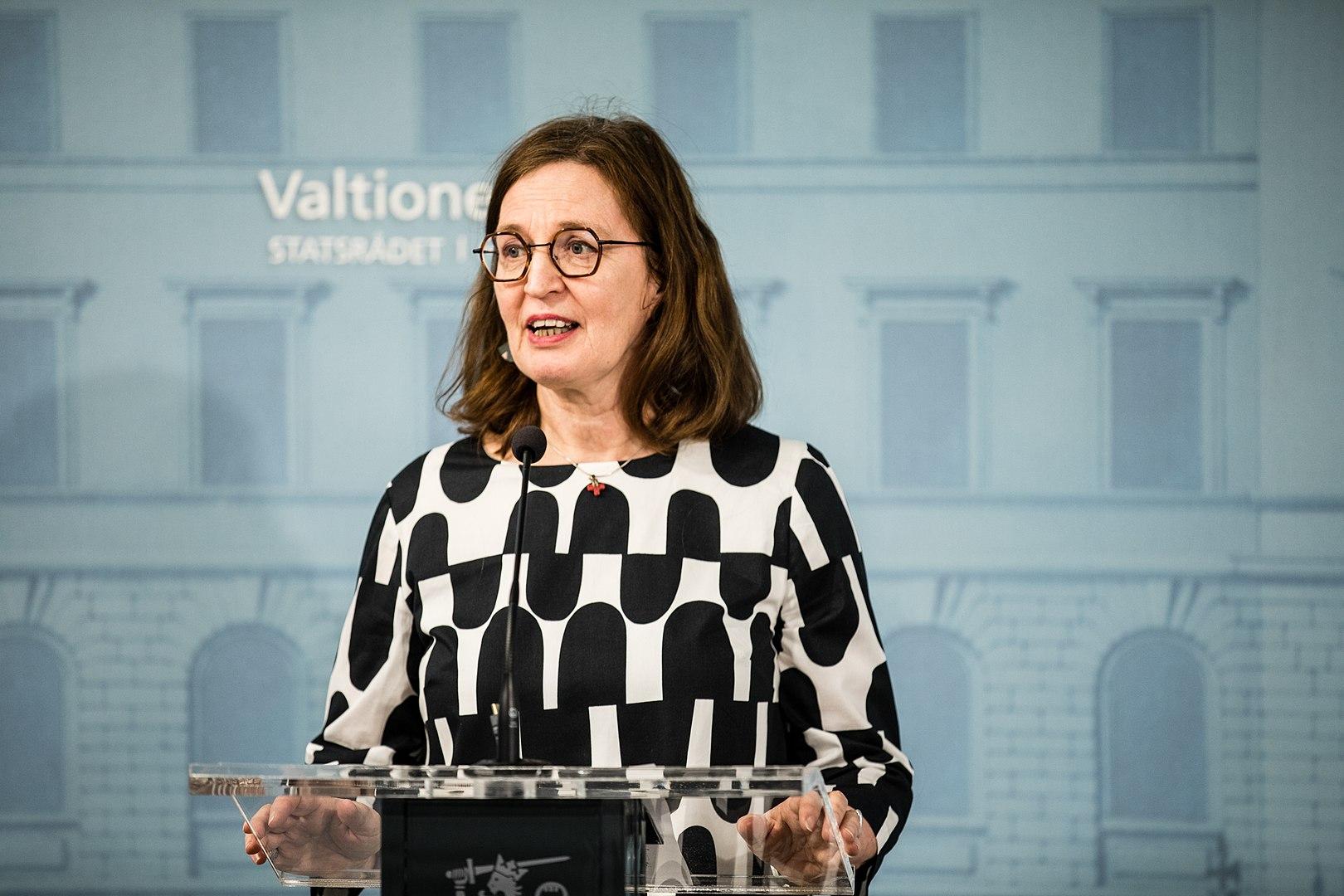 Valokuva: Suomen Punaisen Ristin pääsihteeri Kristiina Kumpula puhumassa Suomi Toimii -kampanjan tiedotustilaisuudessa 17.4.2020. Kuvaaja: Laura Kotila, Valtioneuvoston kanslia.