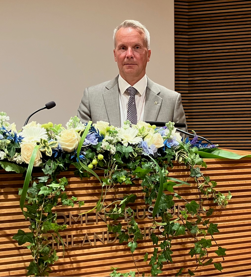Turvallisuuskomitean pääsihteeri Petteri Korvala Suurlähettiläspäivillä pidetyssä kokonaisturvallisuuspaneelissa